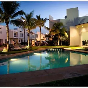 Pensión Casa De Flores, Cancún